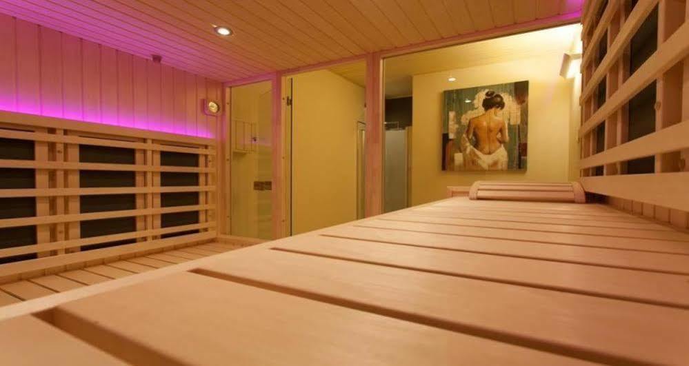 Villa Solaris Hotel & Residence Тецце-суль-Брента Экстерьер фото